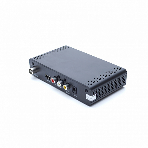 Цифровой эфирный ресивер Cadena  CDT-1651SB