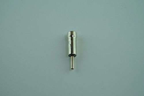 Переходник автоантенны штекер «Азия»-гнездо «Европа» 