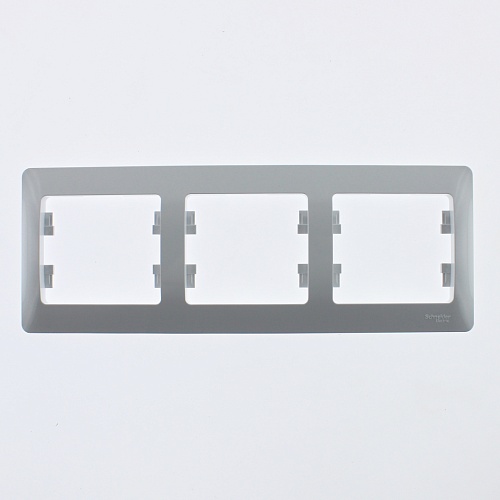 Рамка 3 поста Schneider Electric Glossa горизонтальная белый