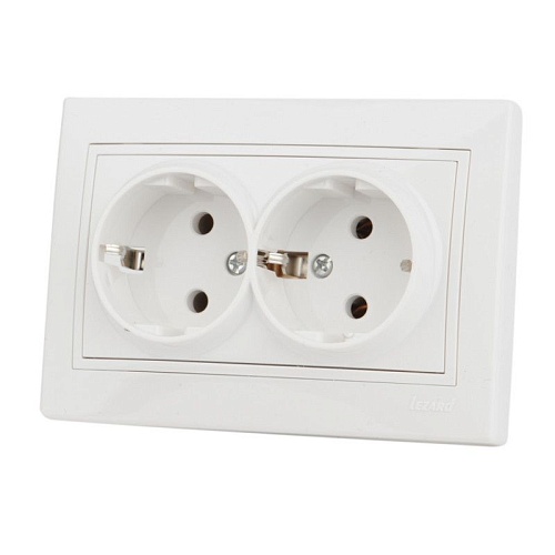 Розетка Lezard Mira с/у 2-ая с з/к керамика 250V 16А белая